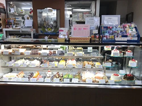 店頭で相談しながら選べるショーケース